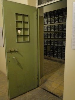 Ebrat museum y la odisea de visitar el "US Den Spionage" - "WELCOME TO IRÁN" (5)